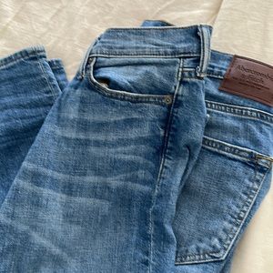 Abercrombie & Fitch - Rustin Athletic Skinny Jeans, Distressed 30x30